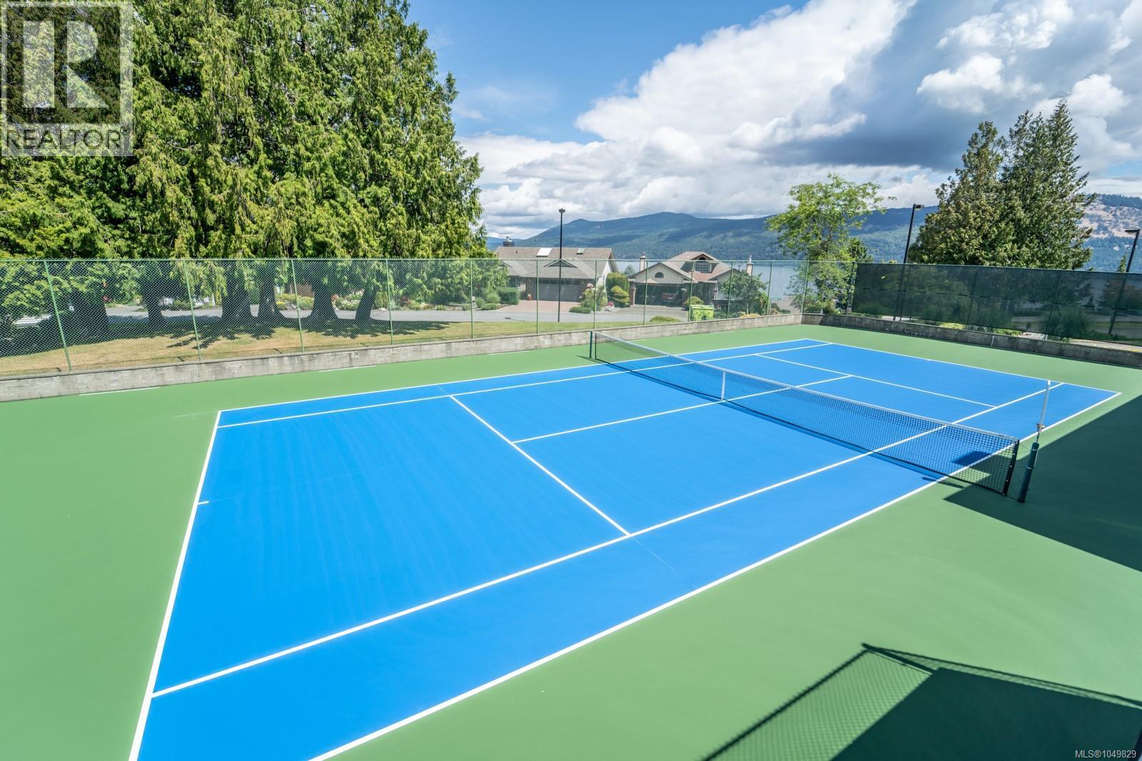 3572 Arbutus Dr S - 37