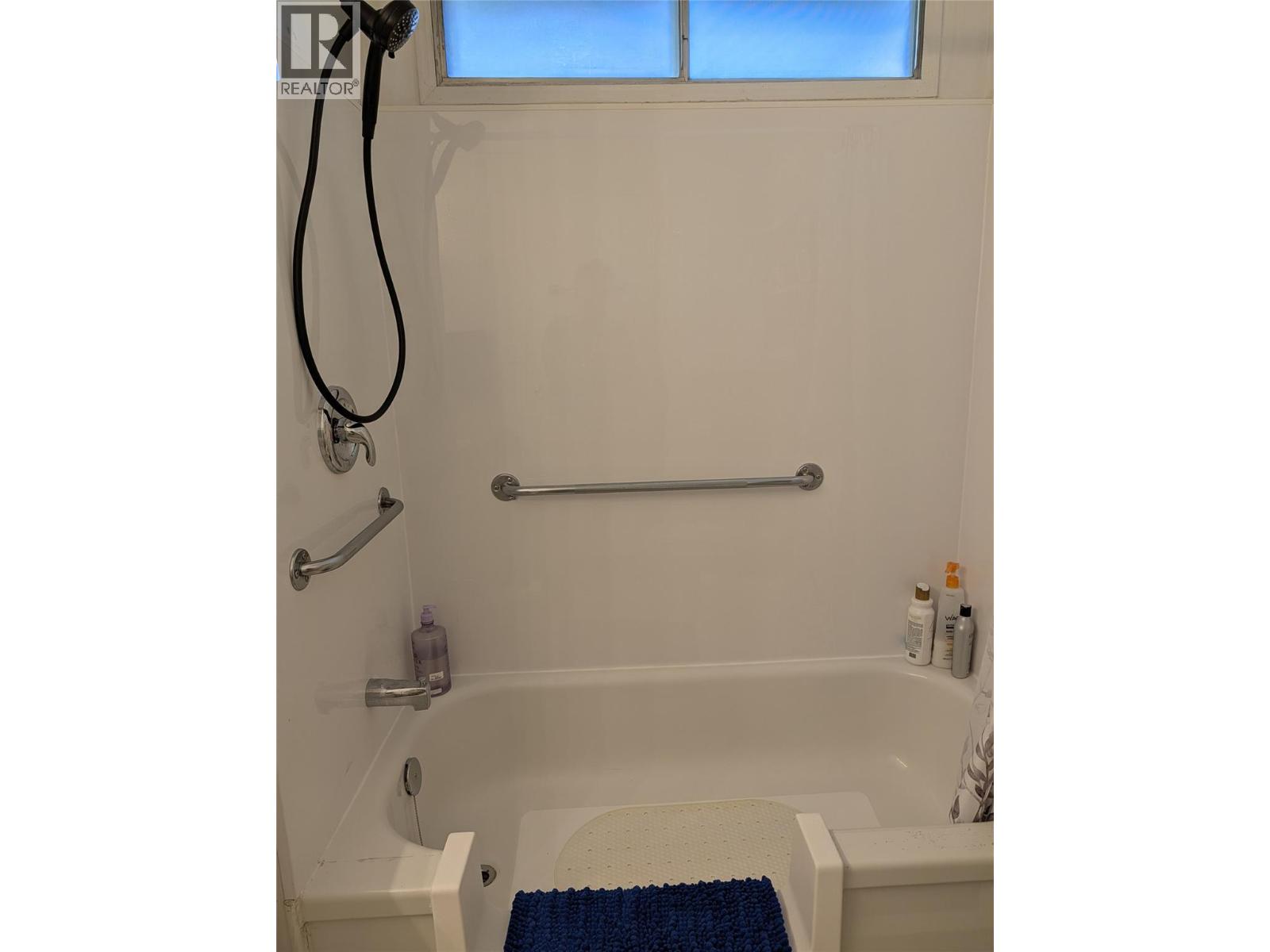 #36 3535 Casorso Road - 23