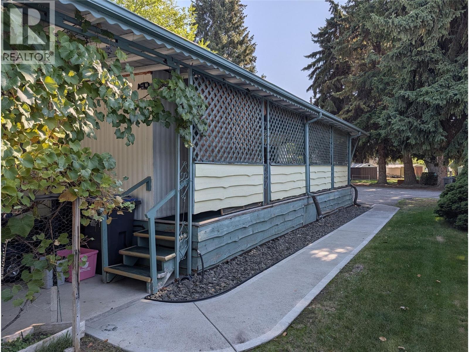 #36 3535 Casorso Road - Image 8