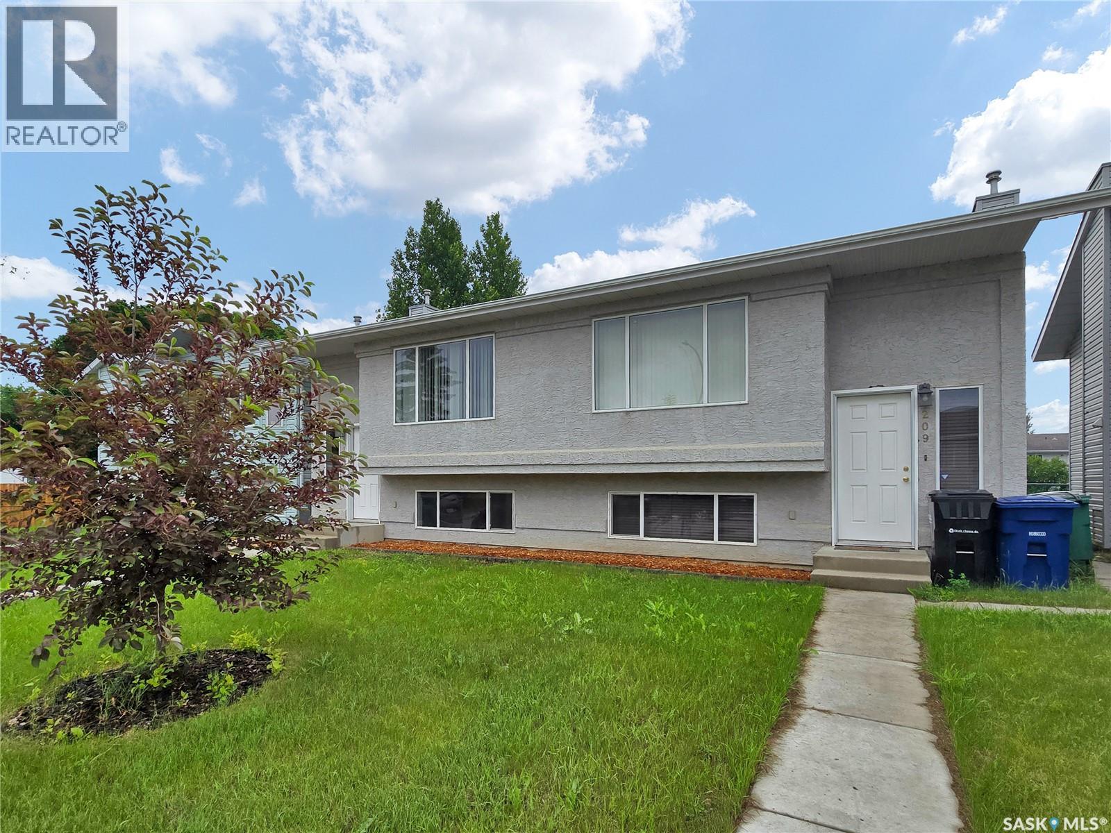 209 Hedley STREET S, Saskatoon
