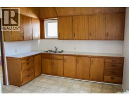 Kitchen - 420 Burrows Avenue W, Melfort, SK S0E1A0 Photo 13