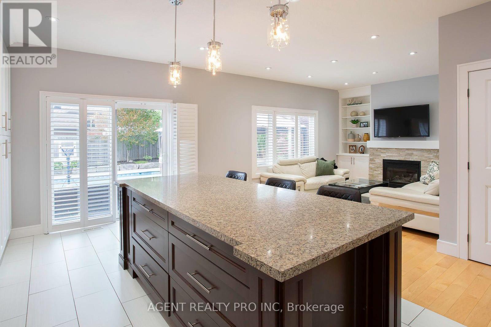 1912 JUBILEE DRIVE, London North (North E) — photo 12