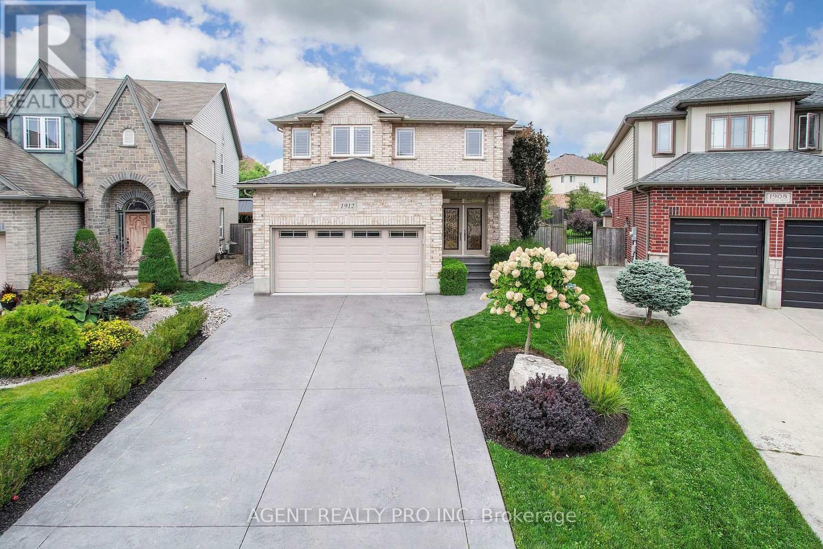 1912 JUBILEE DRIVE, London North (North E) — photo 2