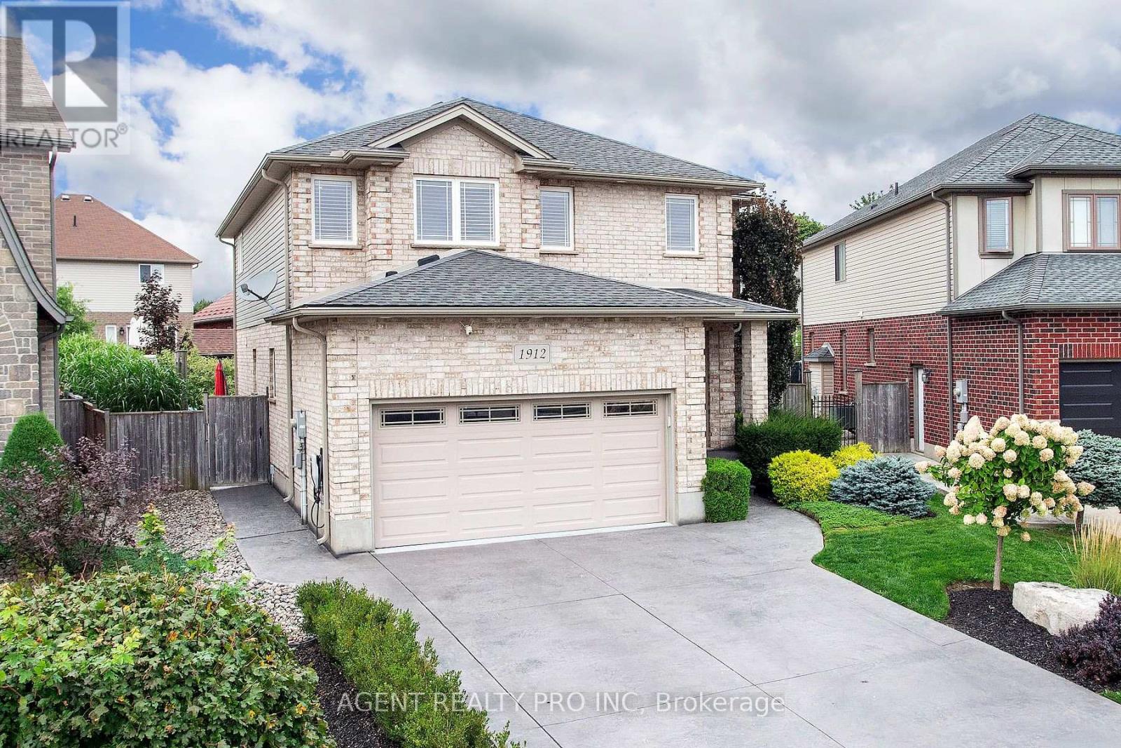 1912 JUBILEE DRIVE, London North (North E) — photo 3
