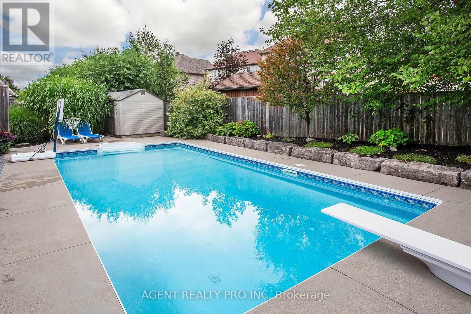1912 JUBILEE DRIVE, London North (North E) — photo 4