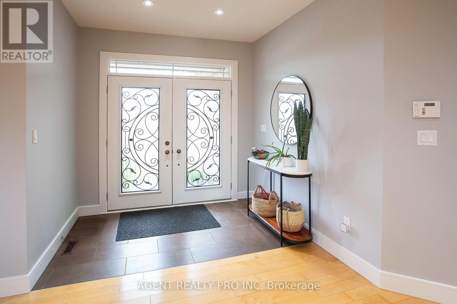 1912 JUBILEE DRIVE, London North (North E) — photo 6