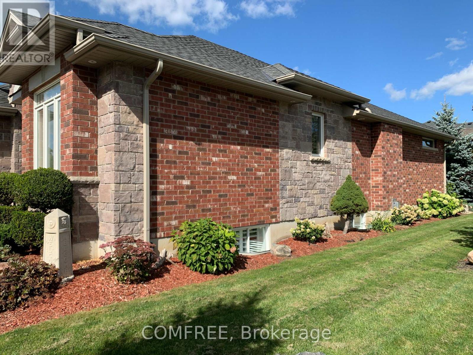 100 PARKVIEW DRIVE, Woodstock (Woodstock - North) — photo 4