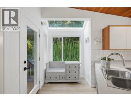 2207 Tanager Place, North Vancouver, BC V7J3R3 Photo 12