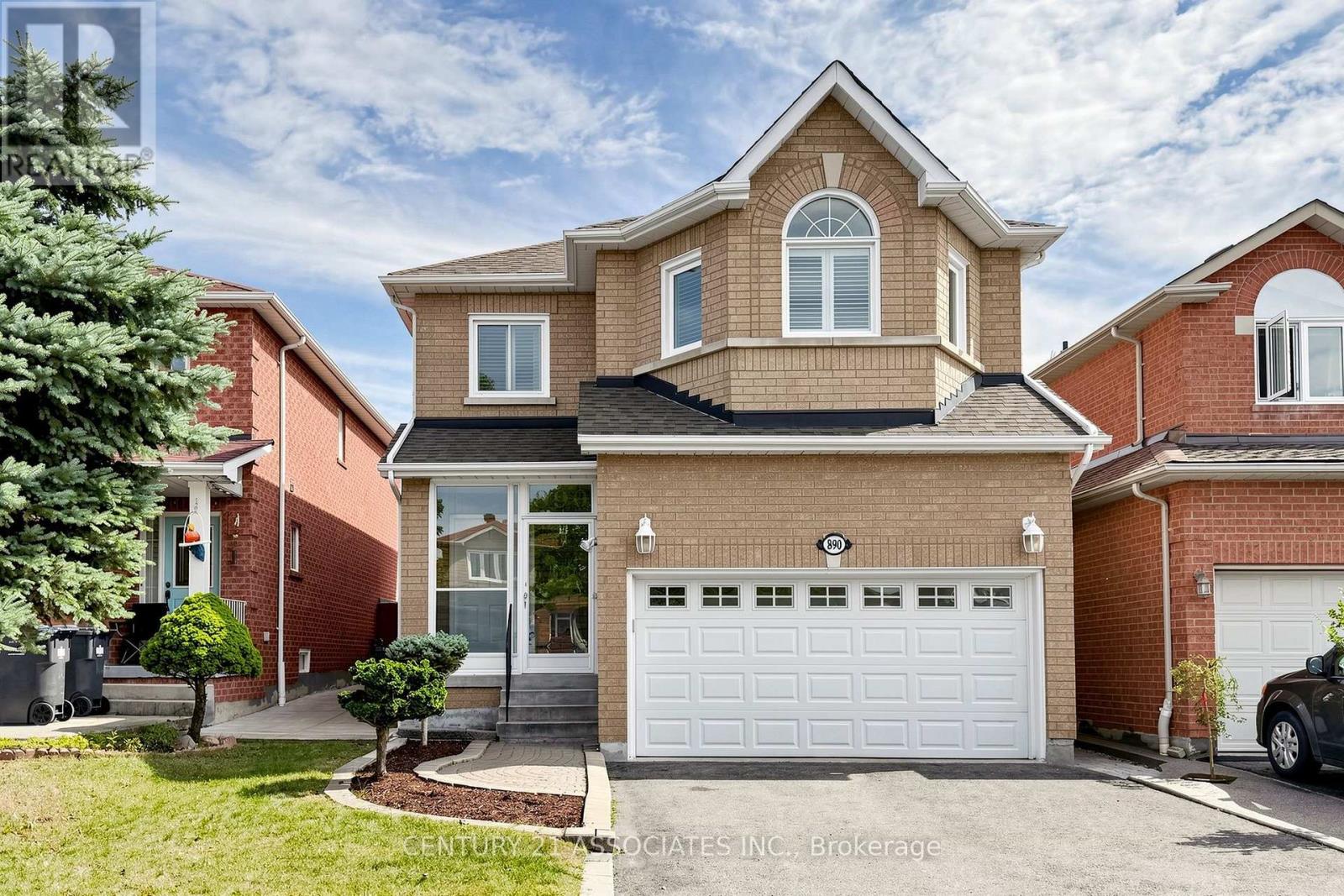 890 BLYLEVEN BOULEVARD, Mississauga (East Credit)