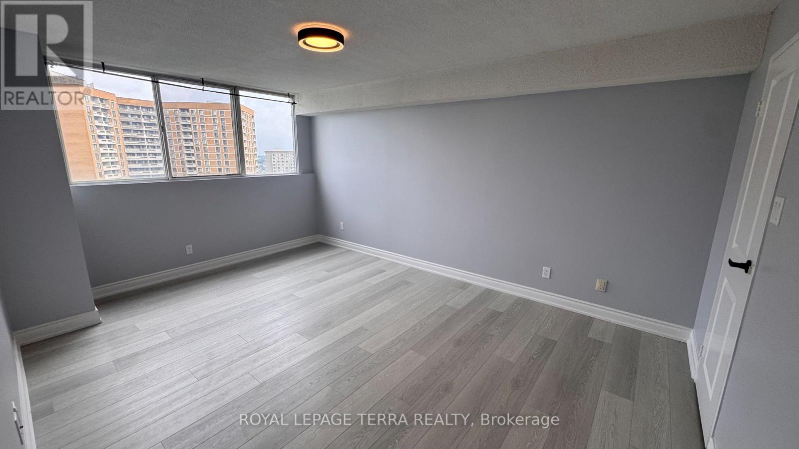 #1401 3700 KANEFF CRESCENT - 13