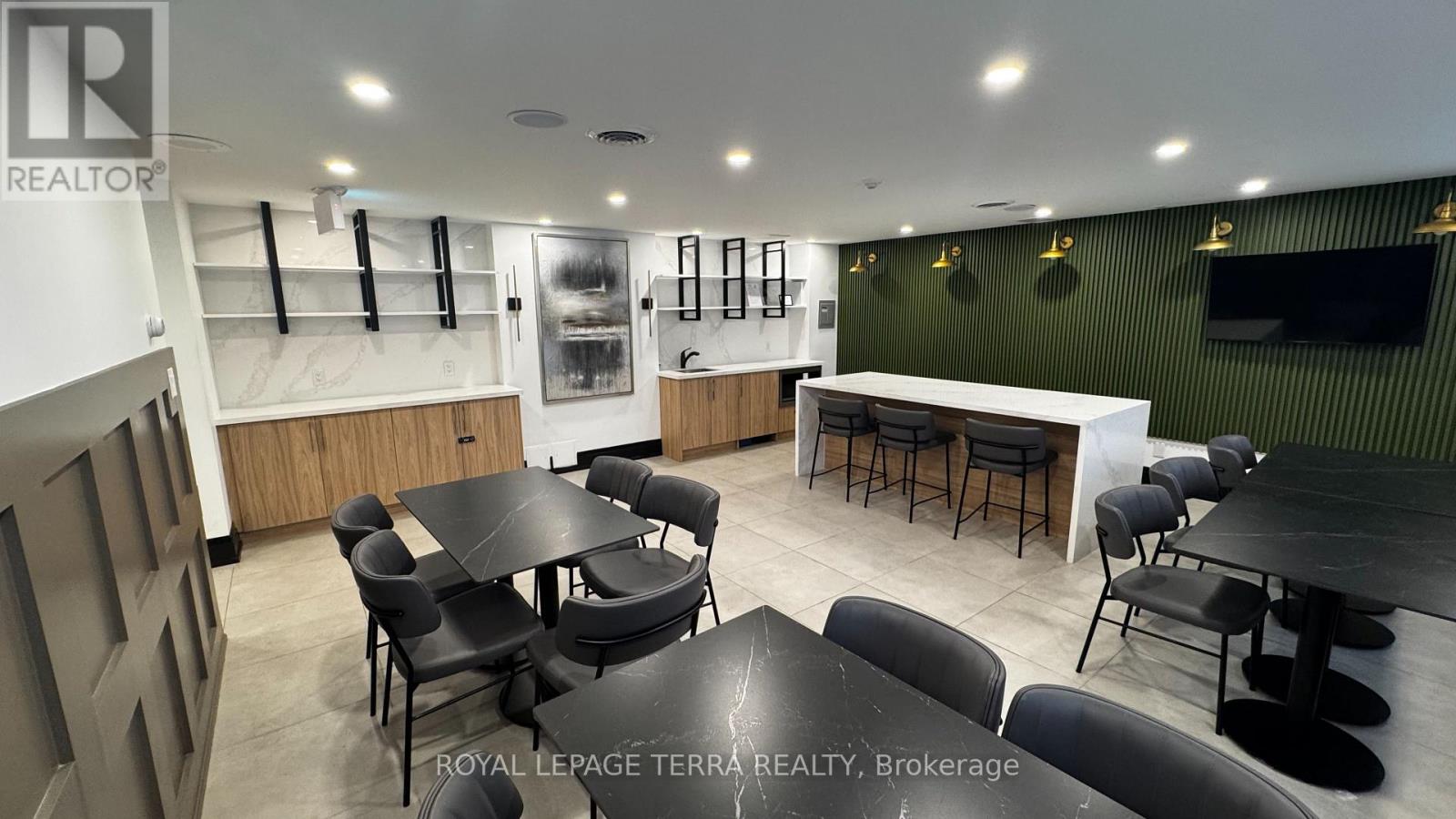 #1401 3700 KANEFF CRESCENT - 19