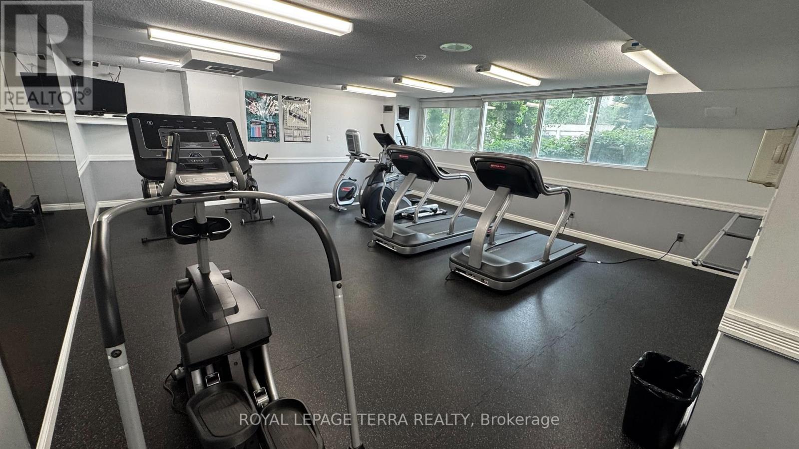 #1401 3700 KANEFF CRESCENT - 21