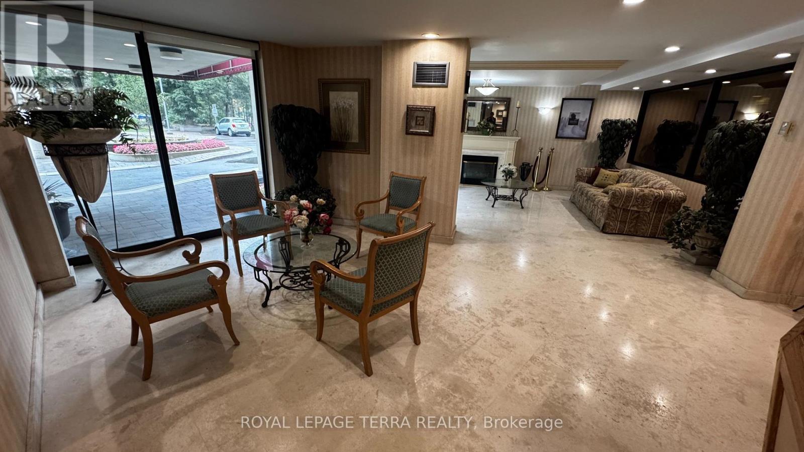 #1401 3700 KANEFF CRESCENT - 24