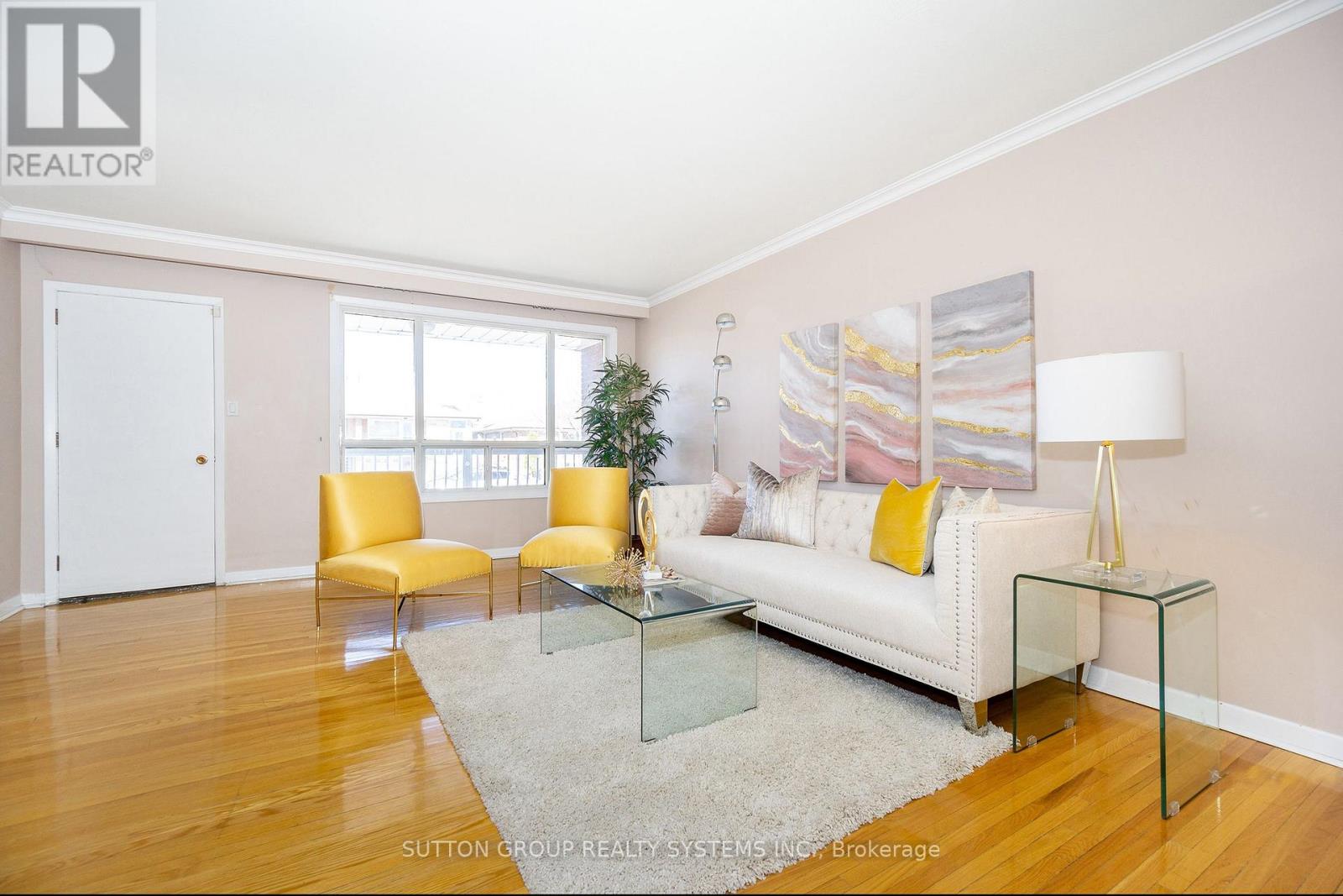 UPPER - 233 HULLMAR DRIVE, Toronto (Black Creek) — photo 2