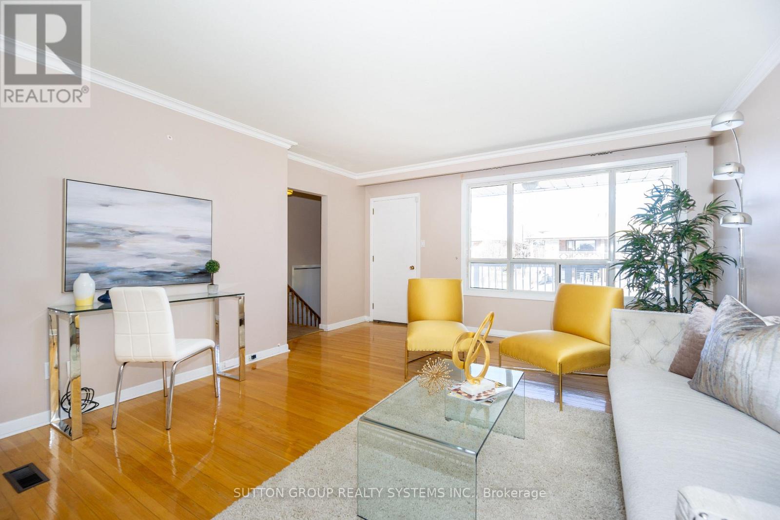 UPPER - 233 HULLMAR DRIVE, Toronto (Black Creek) — photo 4