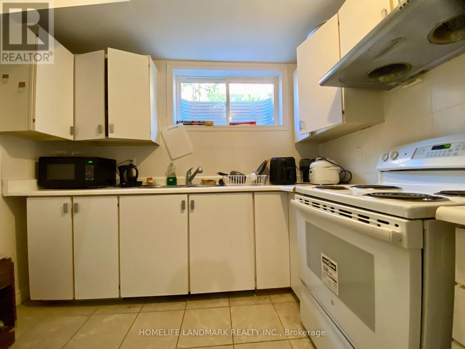 ROOM C - 3371 CIDER MILL PLACE, Mississauga (Erin Mills) — photo 2