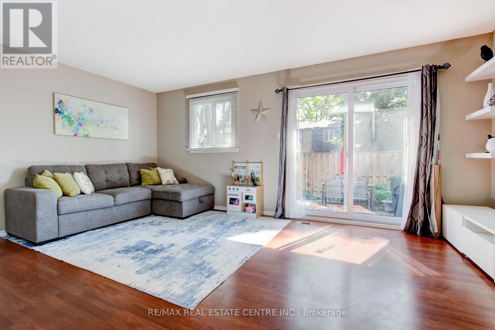 #108 45 HANSEN ROAD N - 13
