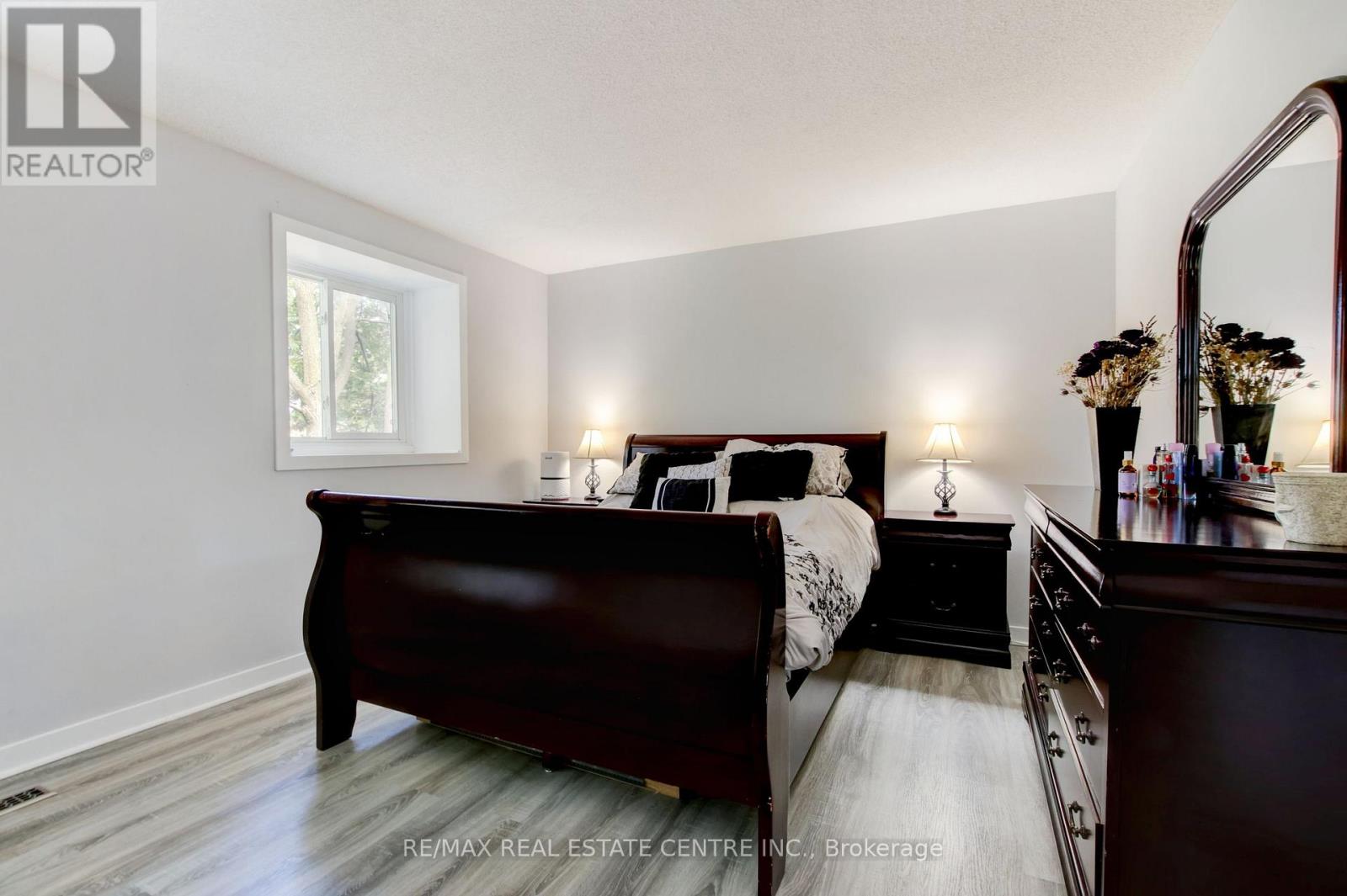 #108 45 HANSEN ROAD N - 16
