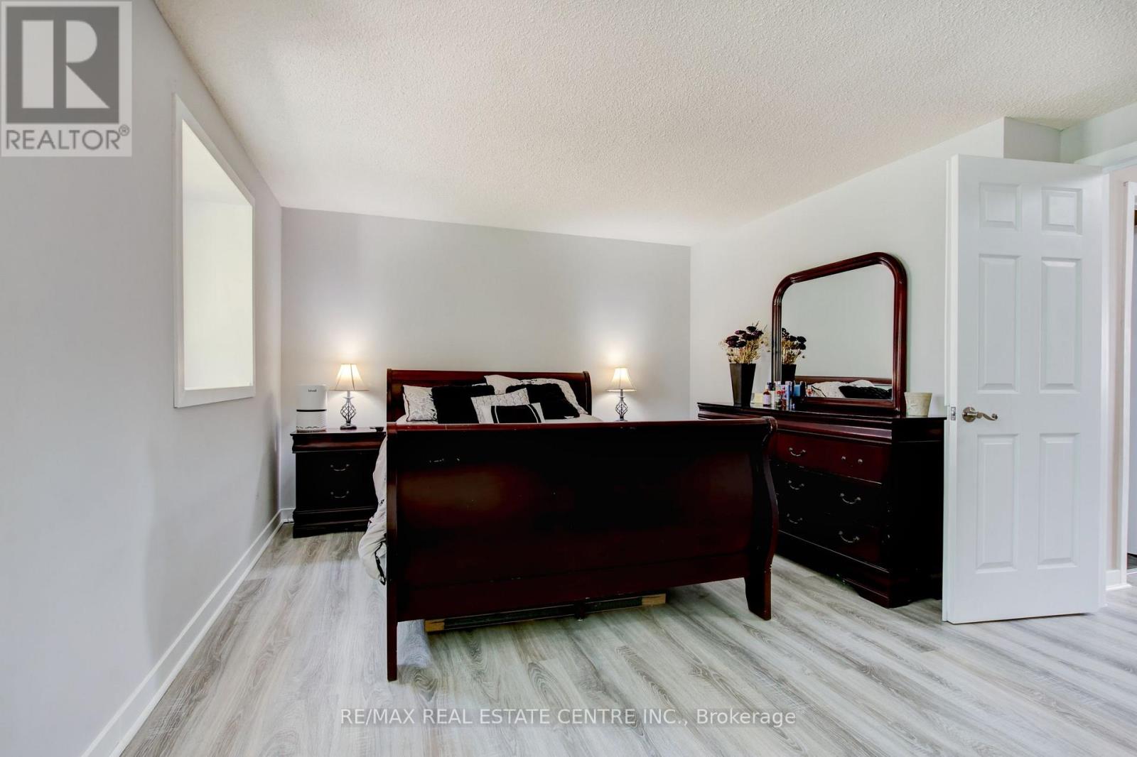 #108 45 HANSEN ROAD N - 17