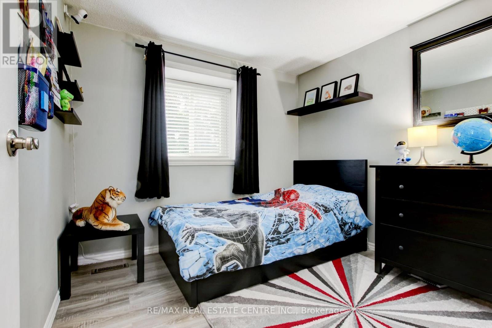 #108 45 HANSEN ROAD N - 19