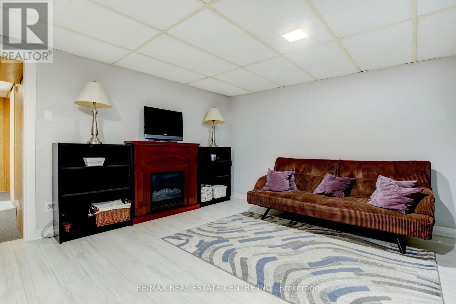 #108 45 HANSEN ROAD N - 22