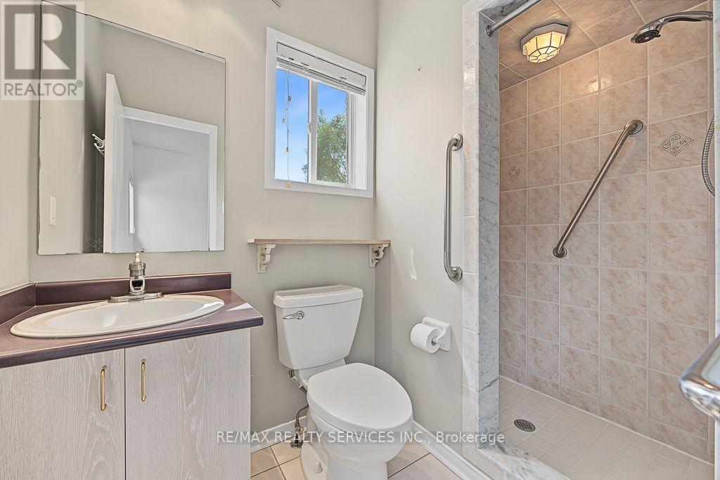33 WOODVALLEY DRIVE - 23