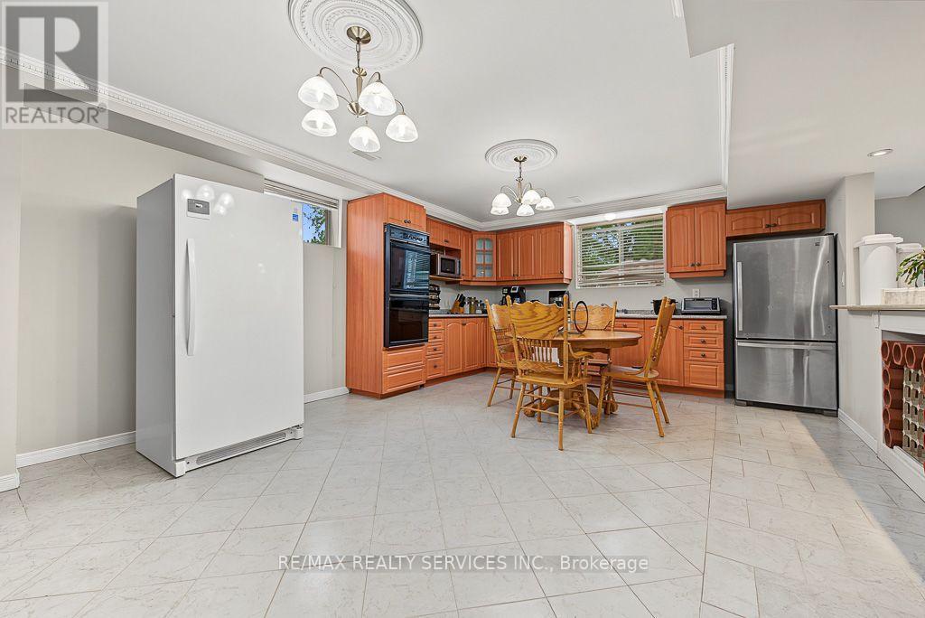 33 WOODVALLEY DRIVE - 27