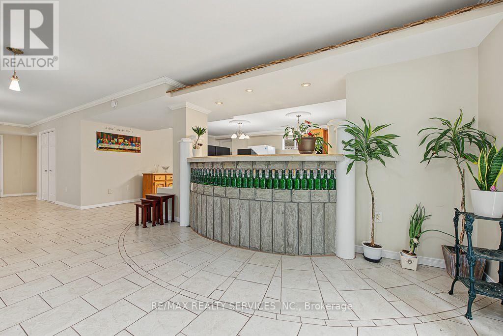 33 WOODVALLEY DRIVE - 29