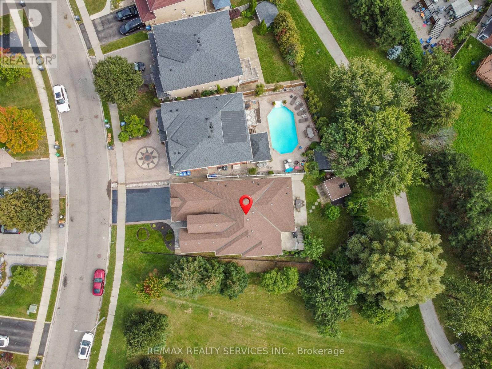 33 WOODVALLEY DRIVE - 48