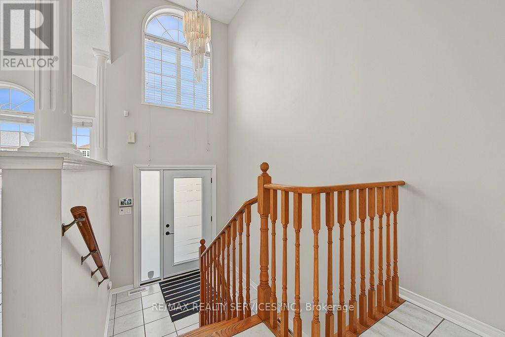 33 WOODVALLEY DRIVE, Brampton (Fletcher's Meadow) — photo 6