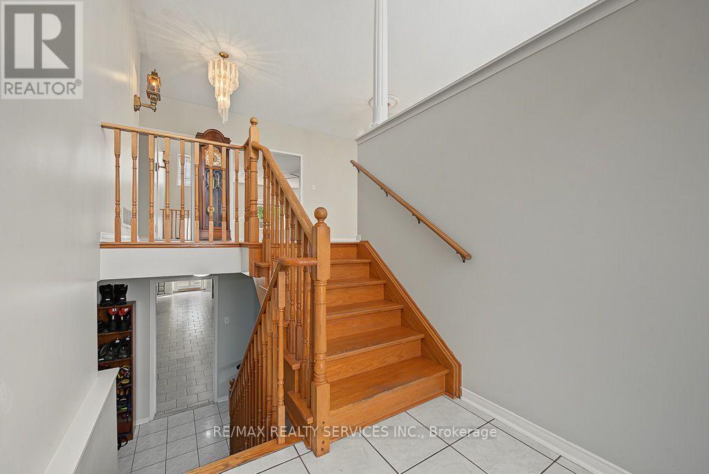 33 WOODVALLEY DRIVE, Brampton (Fletcher's Meadow) — photo 7