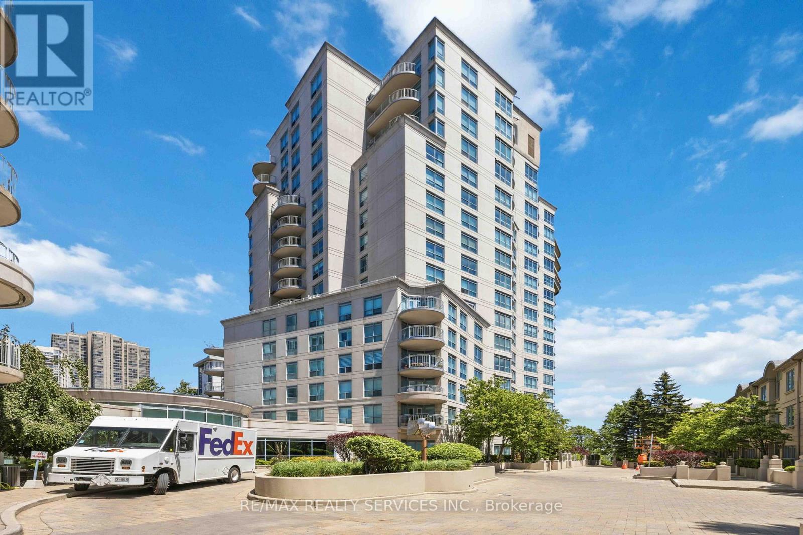 121 - 2111 LAKE SHORE BOULEVARD W, Toronto (Mimico)