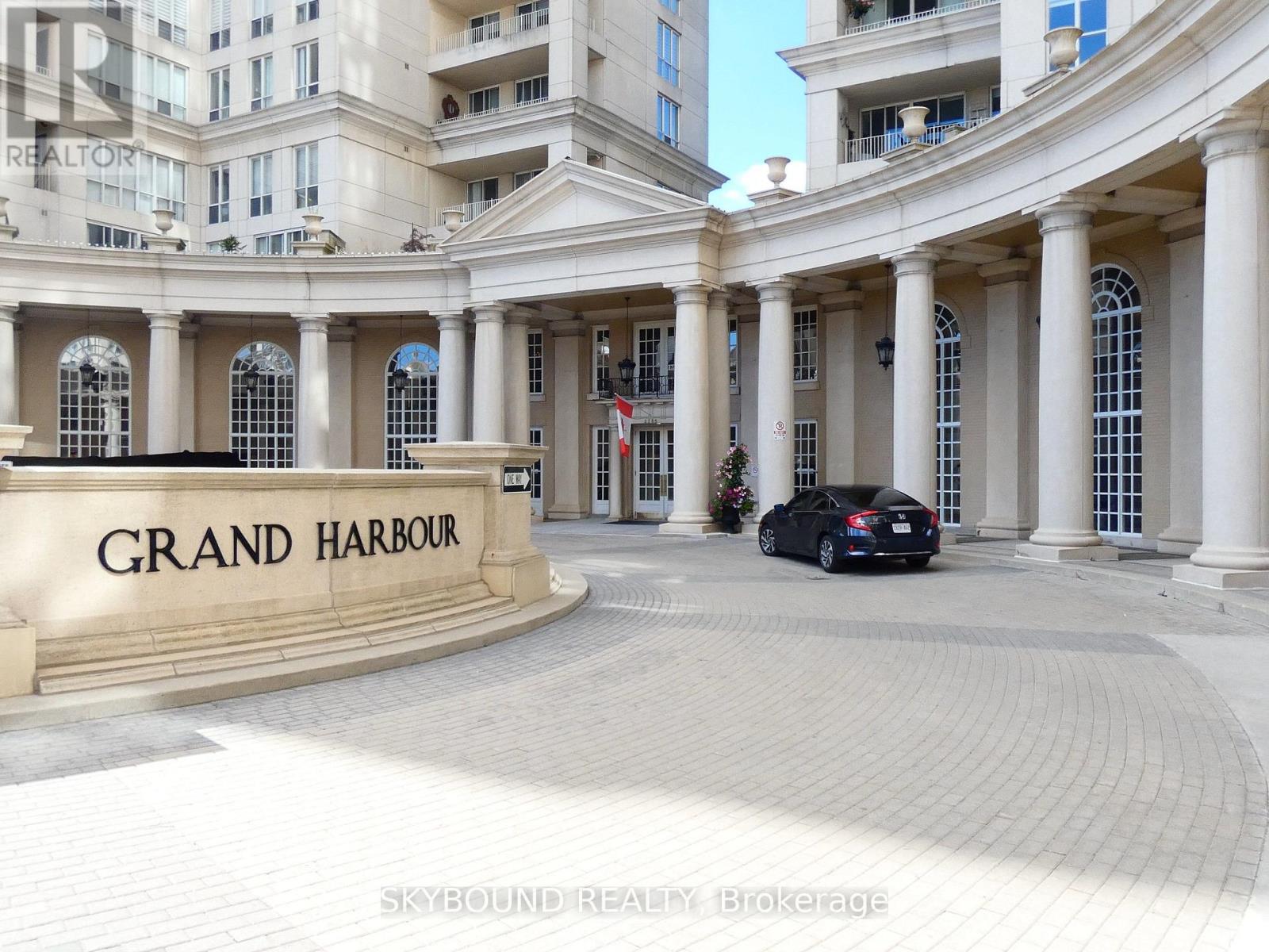 Photo of 2285 Lake Shore Boulevard