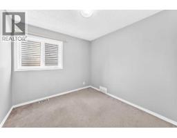 Family room - 8 Hawkfield Crescent Nw, Calgary, AB T3G1Z5 Photo 17