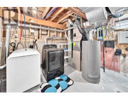 8 Hawkfield Crescent Nw, Calgary, AB T3G1Z5 Photo 39