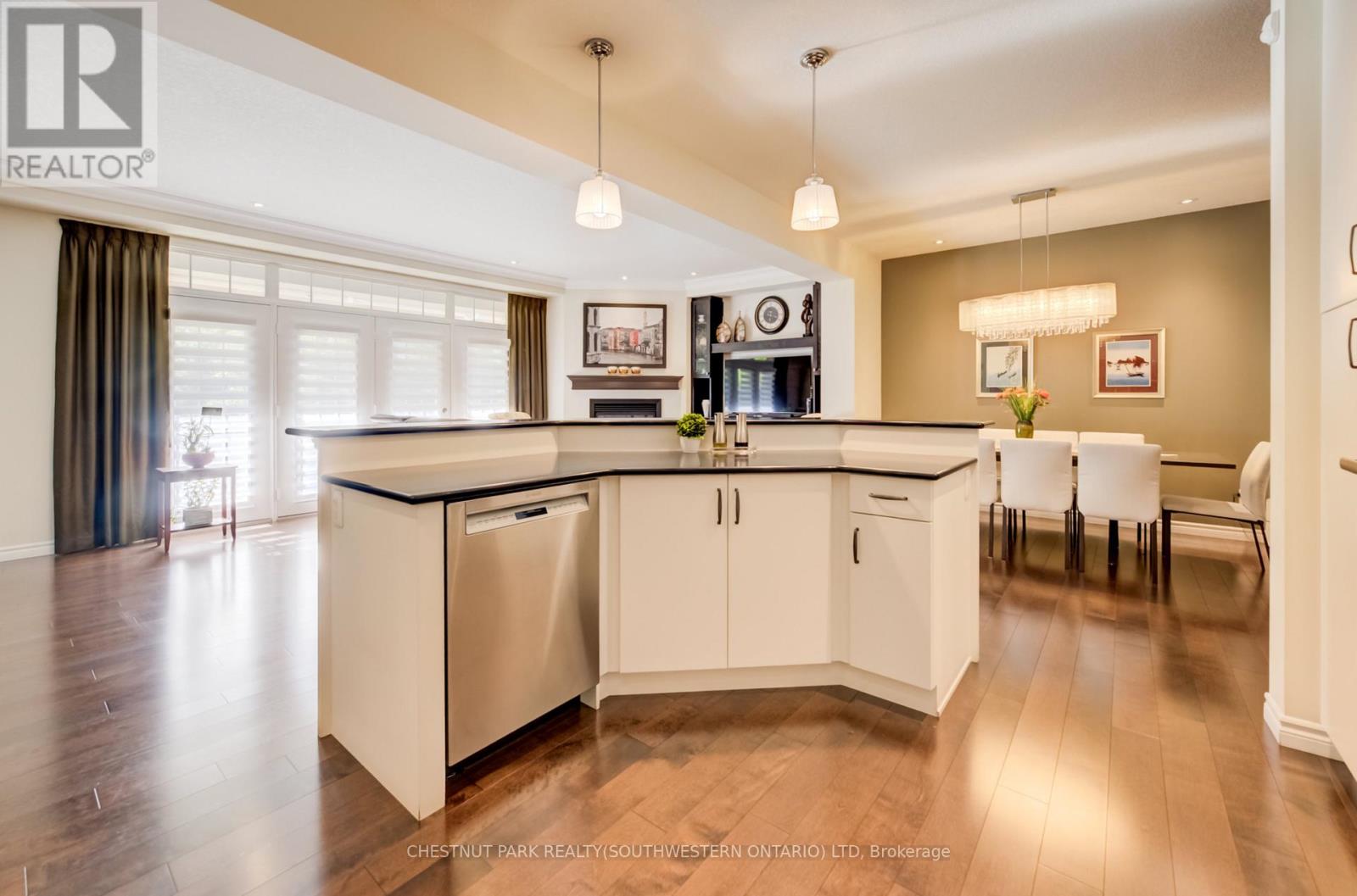 #10 435 WINCHESTER DRIVE - 13