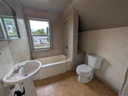 56 6th Street N, Brandon, MB R7A2P1 Photo 11