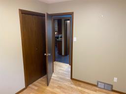 226 Garden Park Drive, Winnipeg, MB R2V4L5 Photo 27