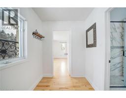 Living room - 108 Olde Bayview Avenue, Richmond Hill, ON L4E3C7 Photo 15