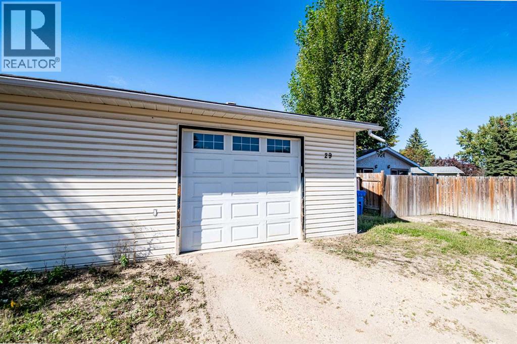 Listing photo – 29 Abbott Close, Red Deer