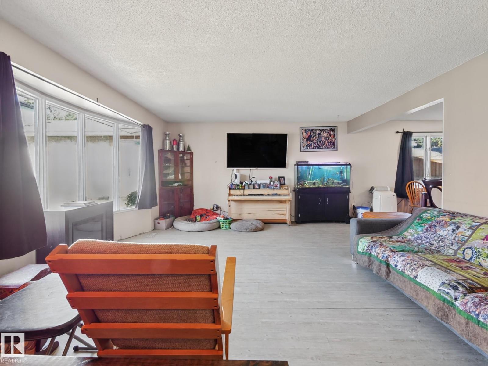 3515 51 ST NW - 10