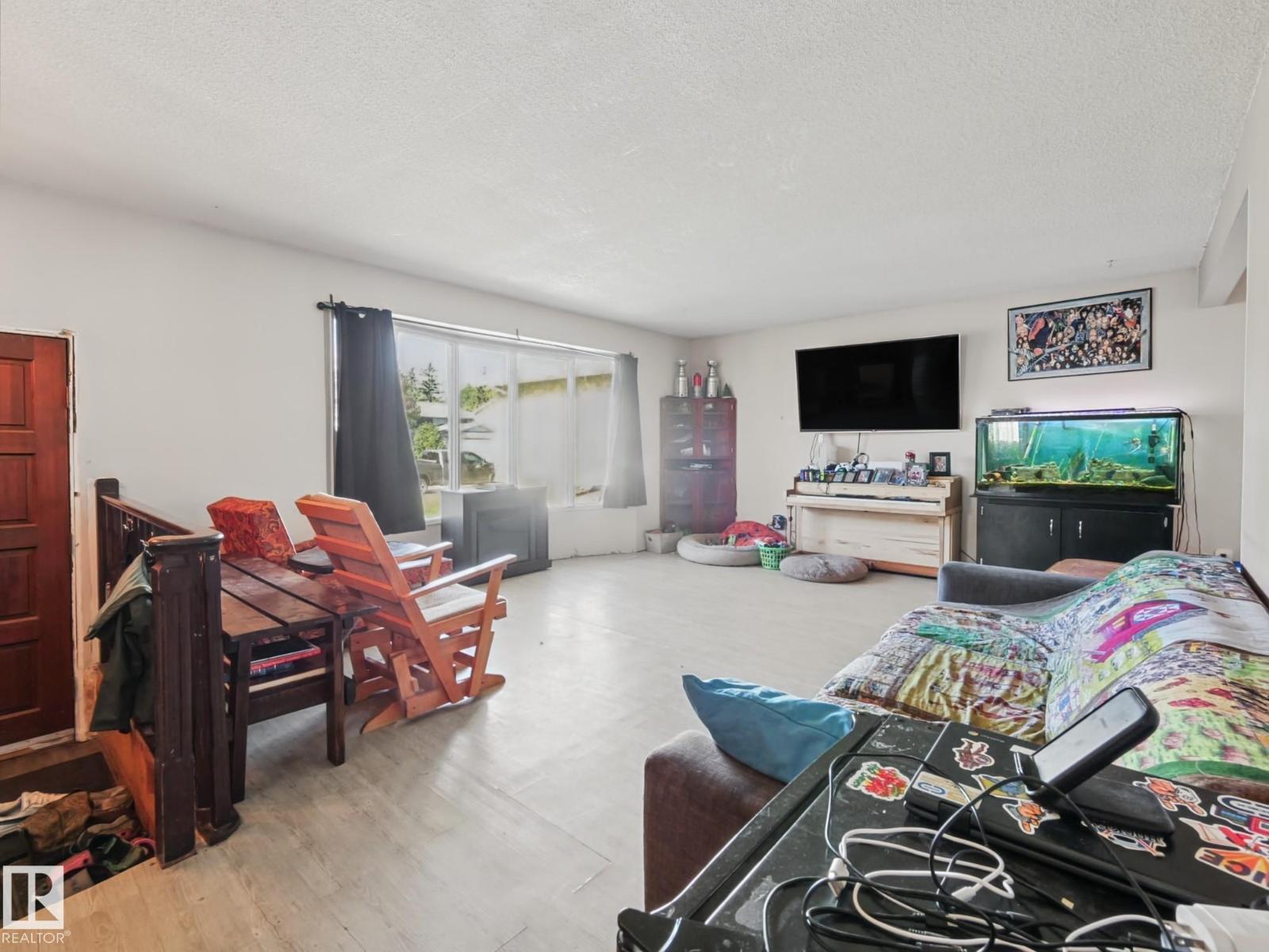 3515 51 ST NW - Image 11