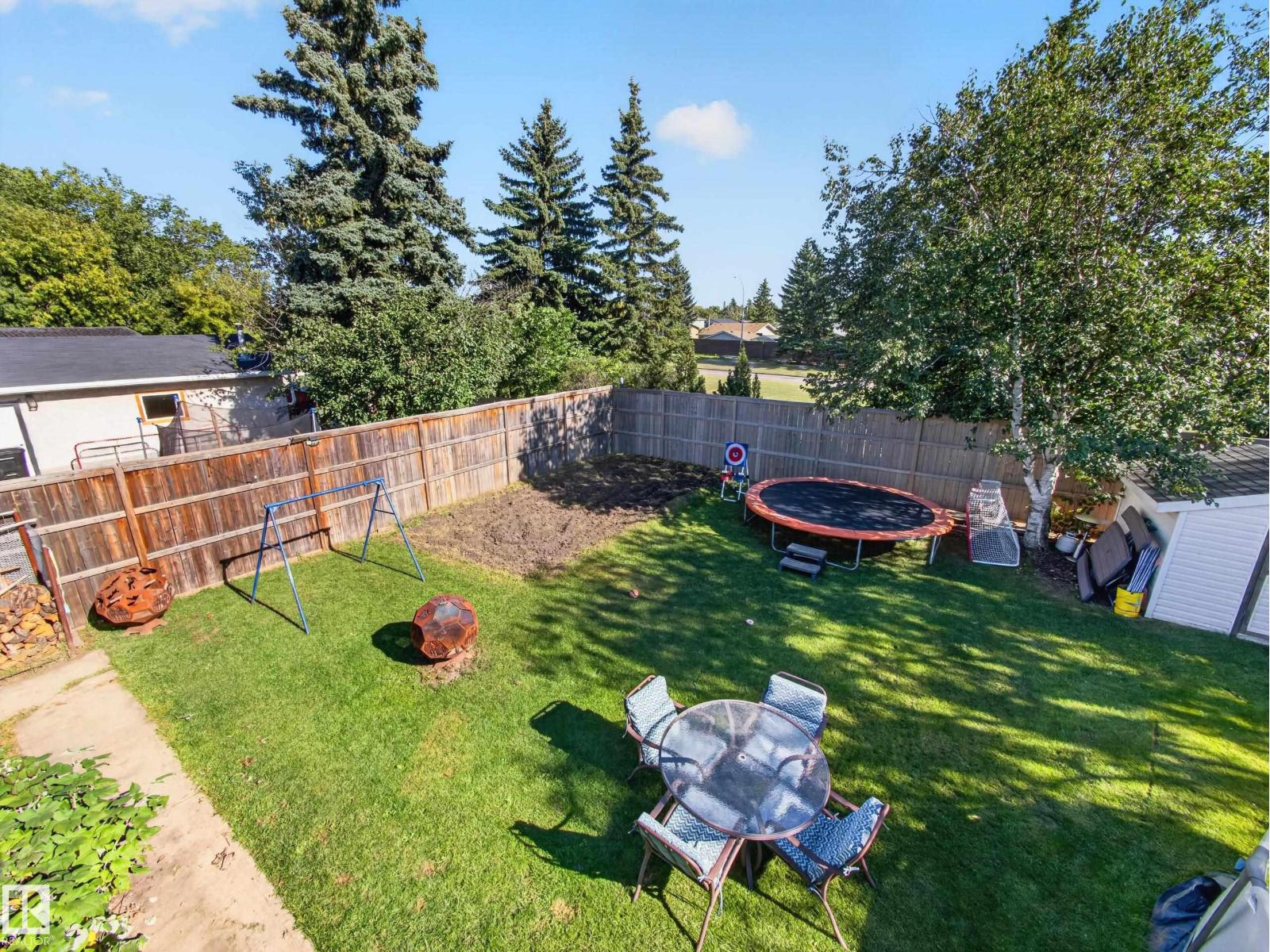 3515 51 St NW photo 3 — MLS® E4509473