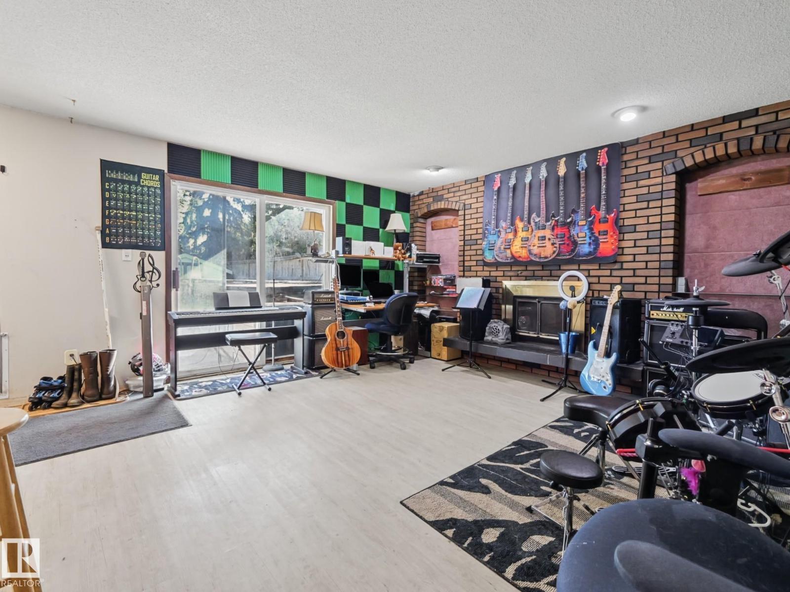 3515 51 ST NW - Image 32