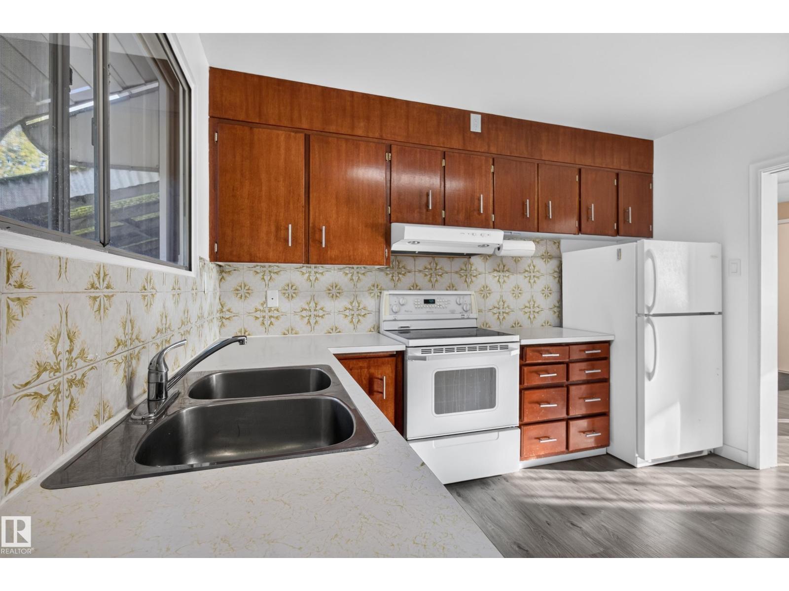 140 WILLOW ST - 13