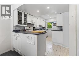 Kitchen - 105 1537 Noel Ave, Comox, BC V9M3H8 Photo 7