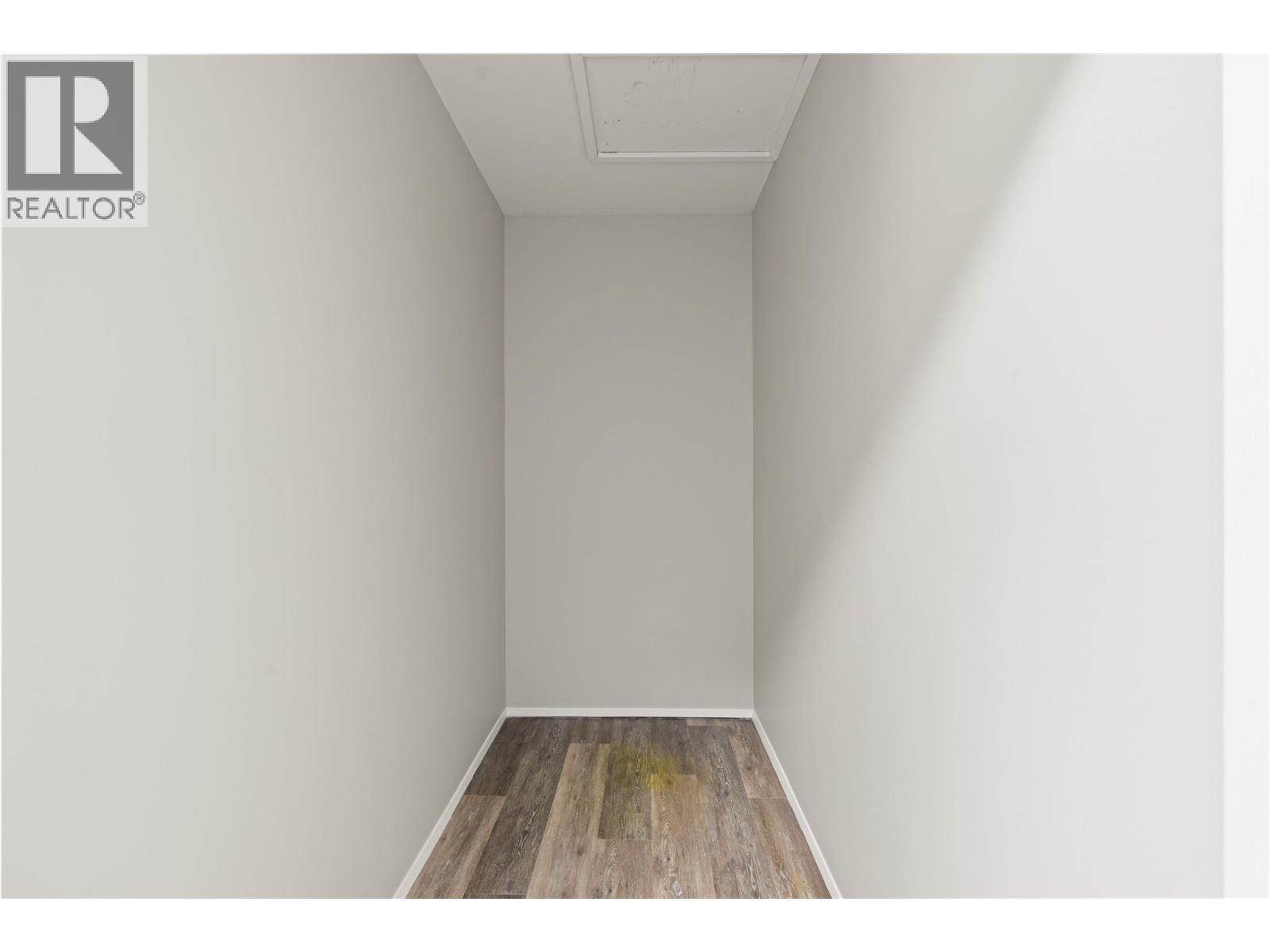 #19 1809 40 Avenue - 22