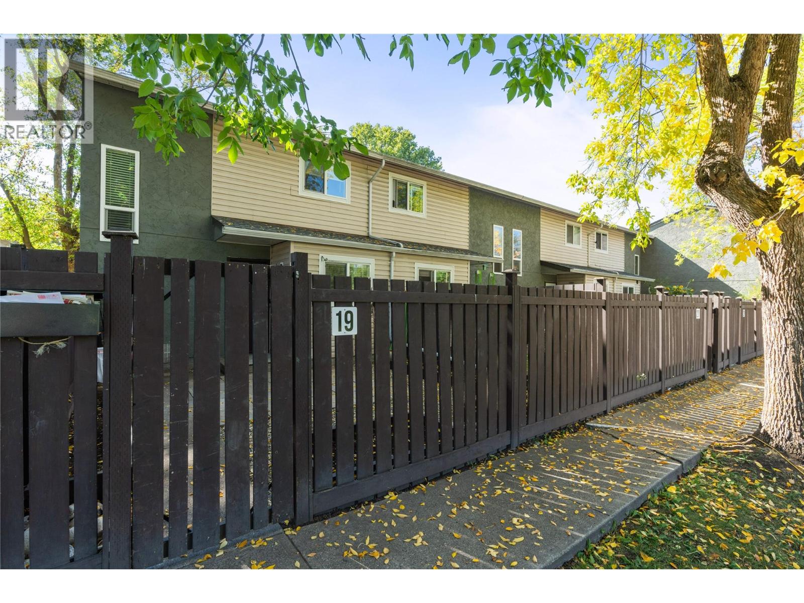 #19 1809 40 Avenue - 28