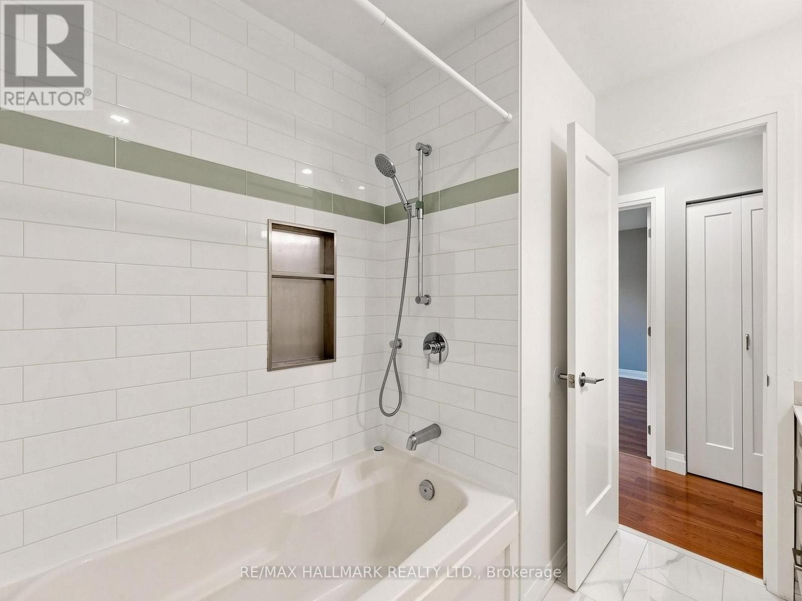 59 Woodgarden Crescent — photo 38
