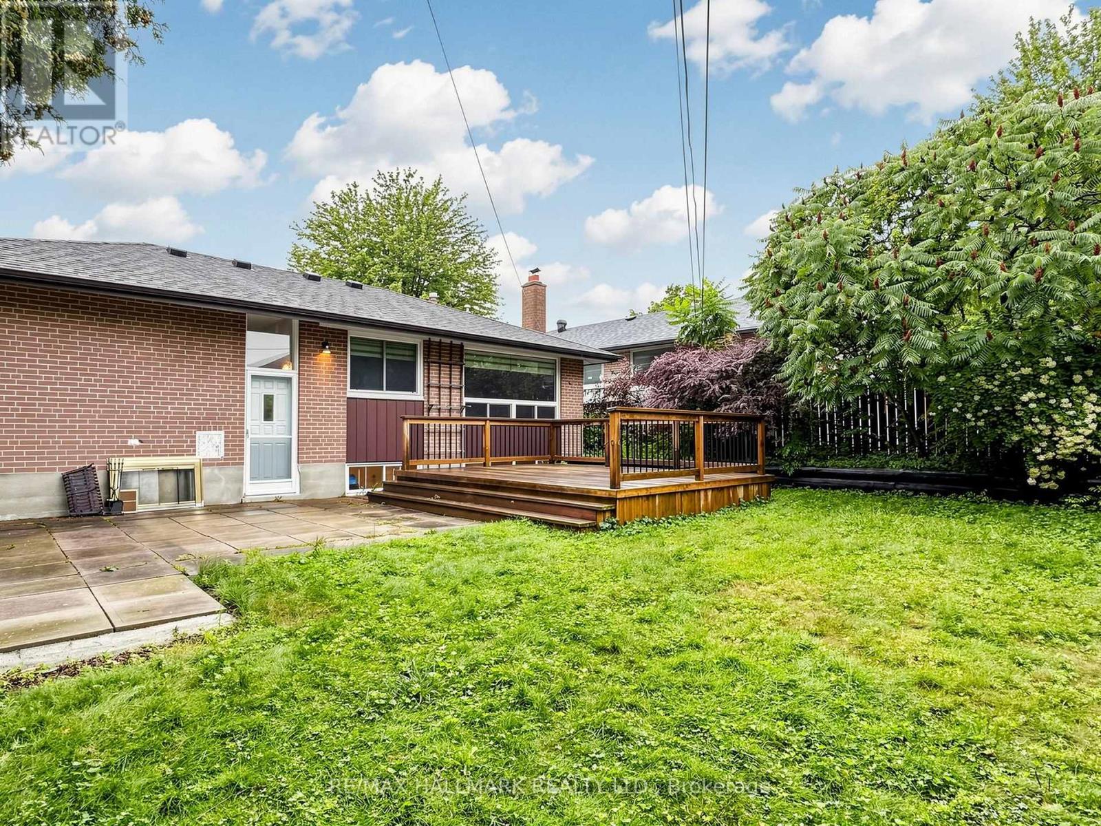59 Woodgarden Crescent — photo 42